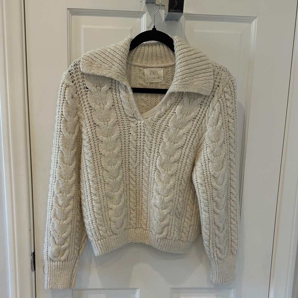 Zara Women's V-Neck Cream Sweater